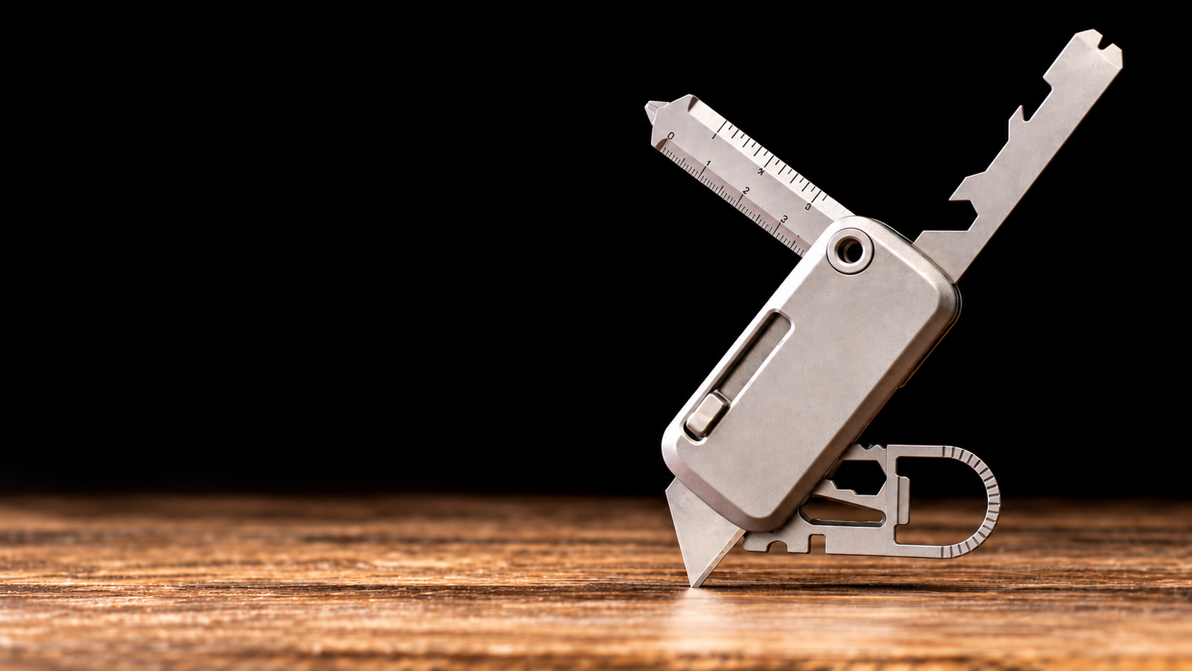 TOOLT — 36 Tools. One 7 cm Toolbox.